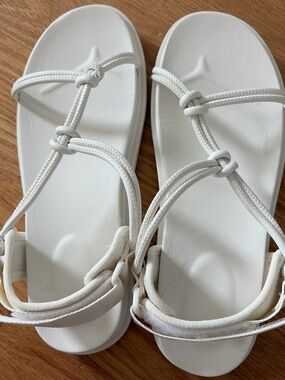 Uniqlo White Knotted-Strap Summer Sandals